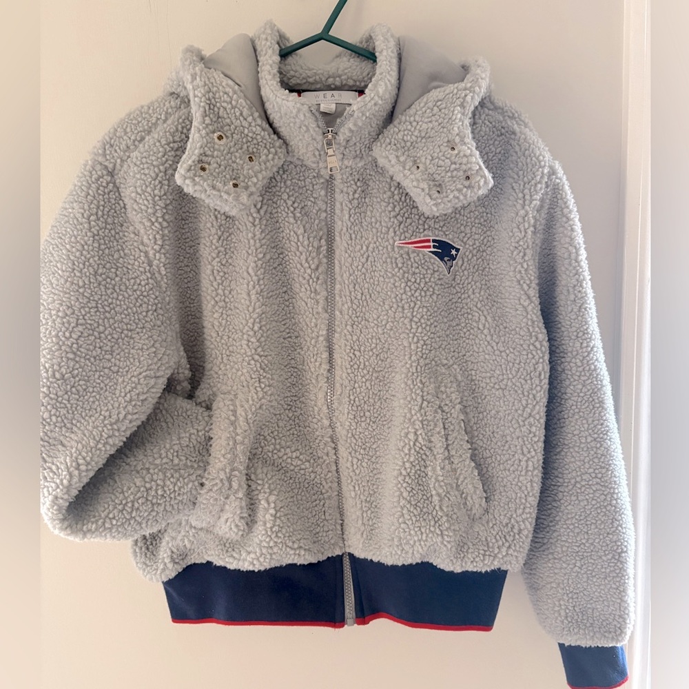 WEAR by Erin Andrews New England Patriots Sherpa Full-Zip Hoodie Jacket, Size M